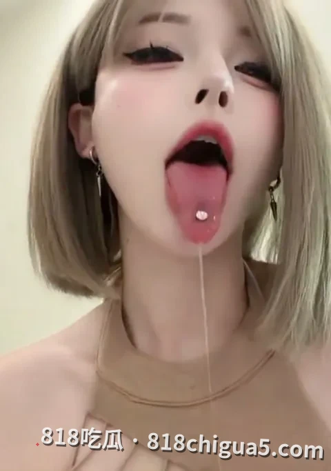 主播不过是富哥的肉便器罢了 快手颜值女神苒柒金主定制黑丝水晶棒自慰视频