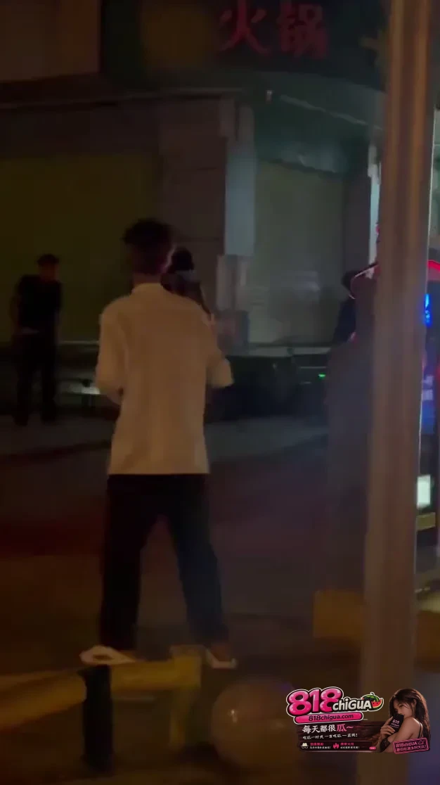 三亚金宝莱夜晚街头惊现打架斗殴！别让酒精和冲动成了违法代价！