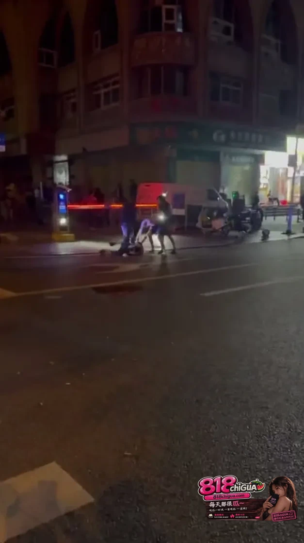 三亚金宝莱夜晚街头惊现打架斗殴!别让酒精和冲动成了违法代价!