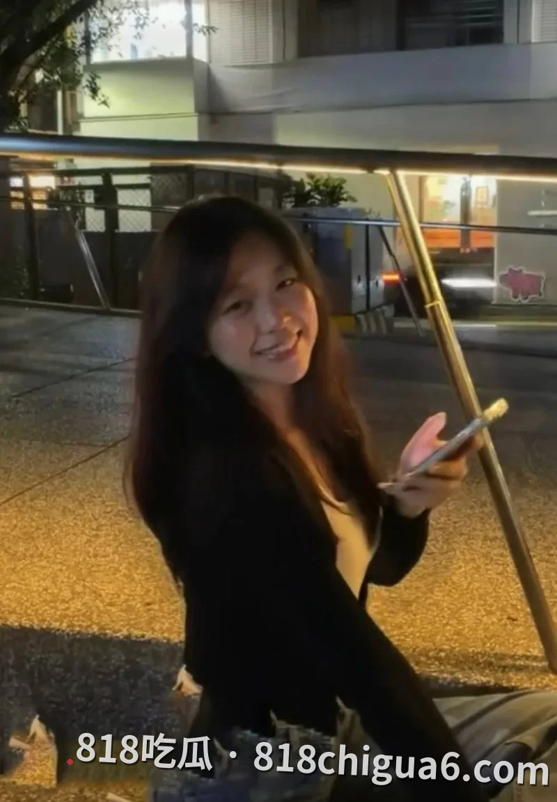 北京21岁巨乳女大学生子晴被曝出性爱视频!全自动榨汁机般疯狂女上位骑乘,口交吸吊让大鸡巴爽到生活不能自理。