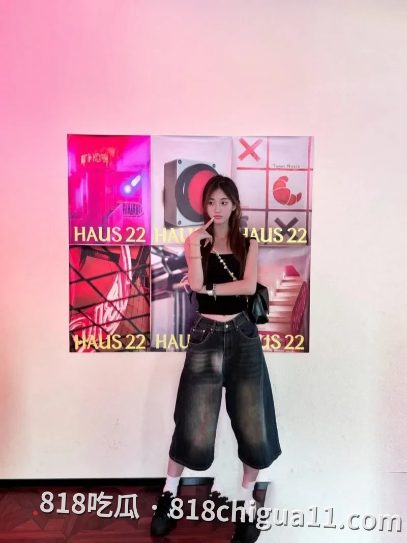 上海知名台球会所性感美女教练被包养,酒店房间内温柔调教口技教学,只因想尽快还清助学贷款。