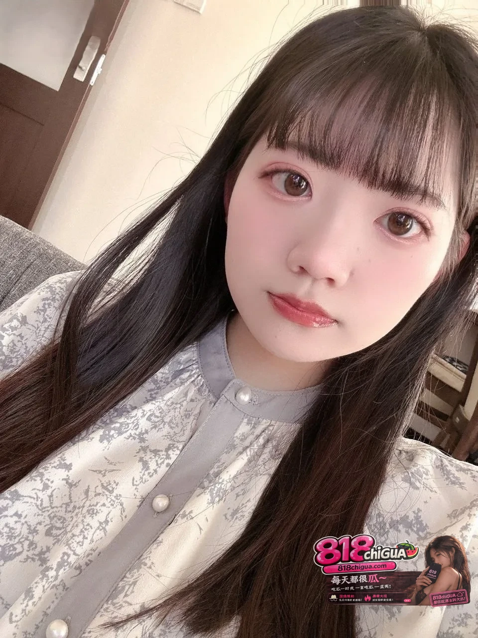 表面温柔幼师,实则淫荡母狗!湖北十堰反差幼师【张萌】大尺度自拍曝光,道具自慰抽插小穴爆浆放尿!