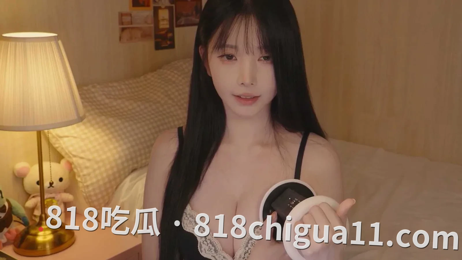 韩国ASMR声控女神Yoonying为学费接下母乳play!为缓解客人寂寞提供调教服务,甜美笑容搭配动人身材,带来温暖贴心的陪伴体验。