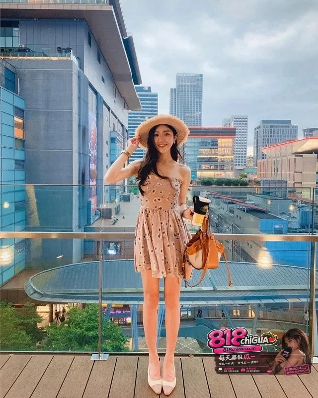台湾甜美高冷机车女神性爱视频泄密床上闭着眼睛舌头在龟头上打转的享受表情惊掉网友下巴多体位抽插腰肢疯狂扭动