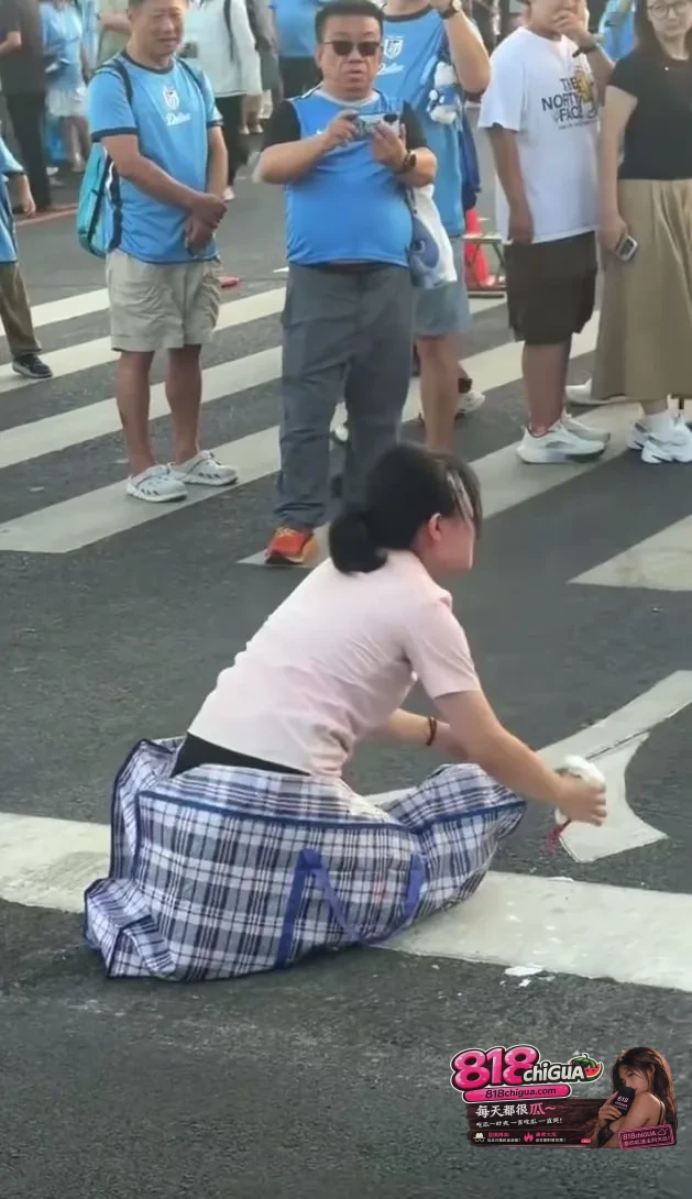 网红“博眼球”终翻车！辽宁博主韩炫雅梭鱼湾离谱表演被警方带走
