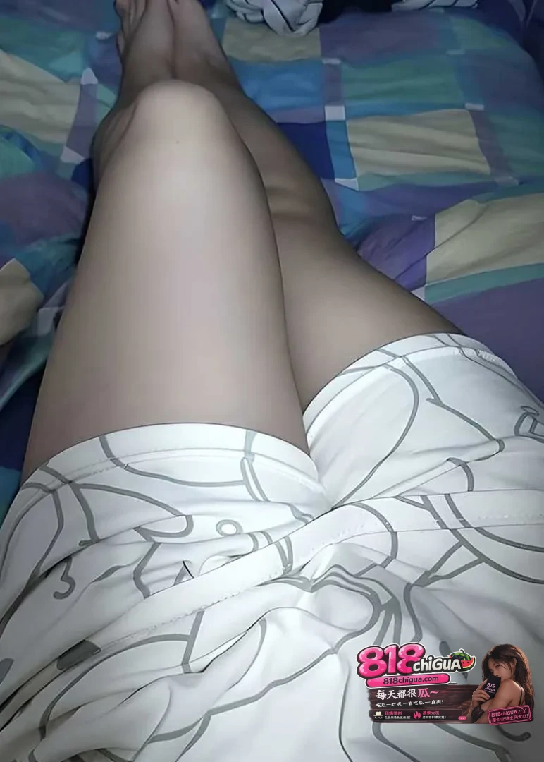 绍兴职业技术学院 雷志君情侣泄密!眼镜反差可爱地雷妹 露脸足交挑逗后被后入爆操