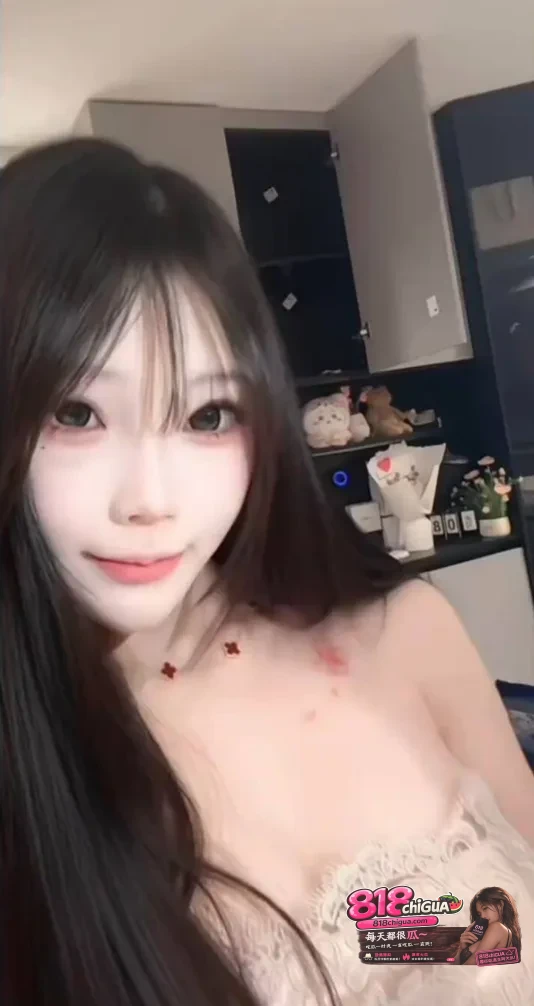 抖音顶美网红 养只爱你的猫 身材颜值双在线的小骚货 金主定制私拍流出 高清私密特写全屏粉红