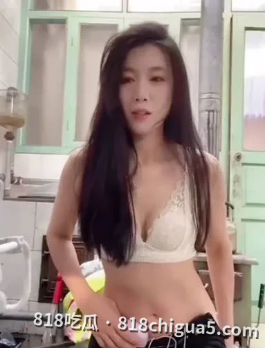 莱州市沙河镇王木木烧烤店老板娘不雅自拍视频曝光全网疯传,露脸直播,跳蛋自慰把自己玩到高潮喷水!