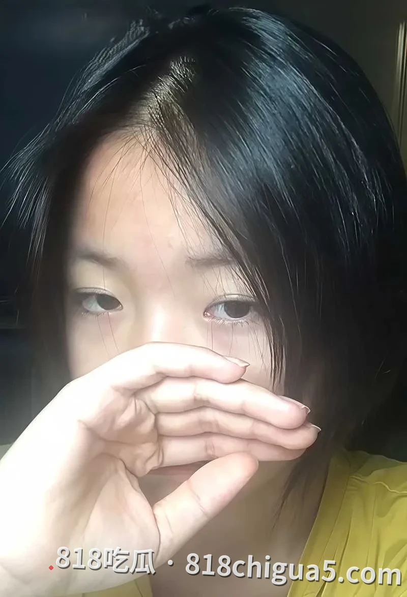 济南巨乳学妹董丽丽 外表清纯可爱 私底和人裸聊被人当母狗一样调教抠逼露奶