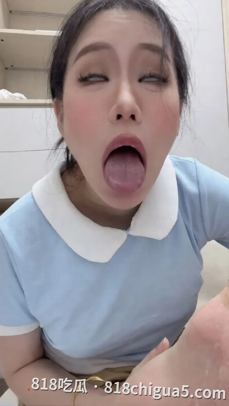 抖音高颜值御姐网红 宵夜 剧情老公下班回家老婆淫语挑逗 肉丝舔脚让人不能自已