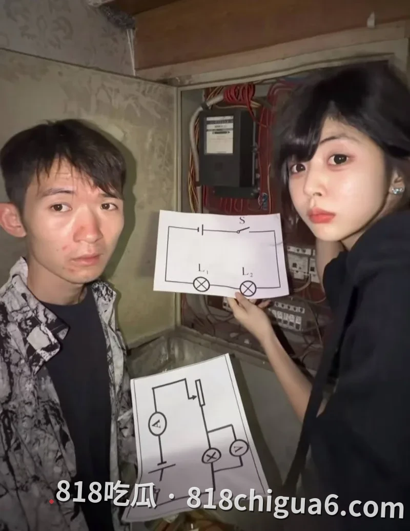 抖音百万网红刘大炮与不吃奶露拖野战视频曝光!感受来自大自然的操逼高光,后入67秒就射了还是有点小紧张。