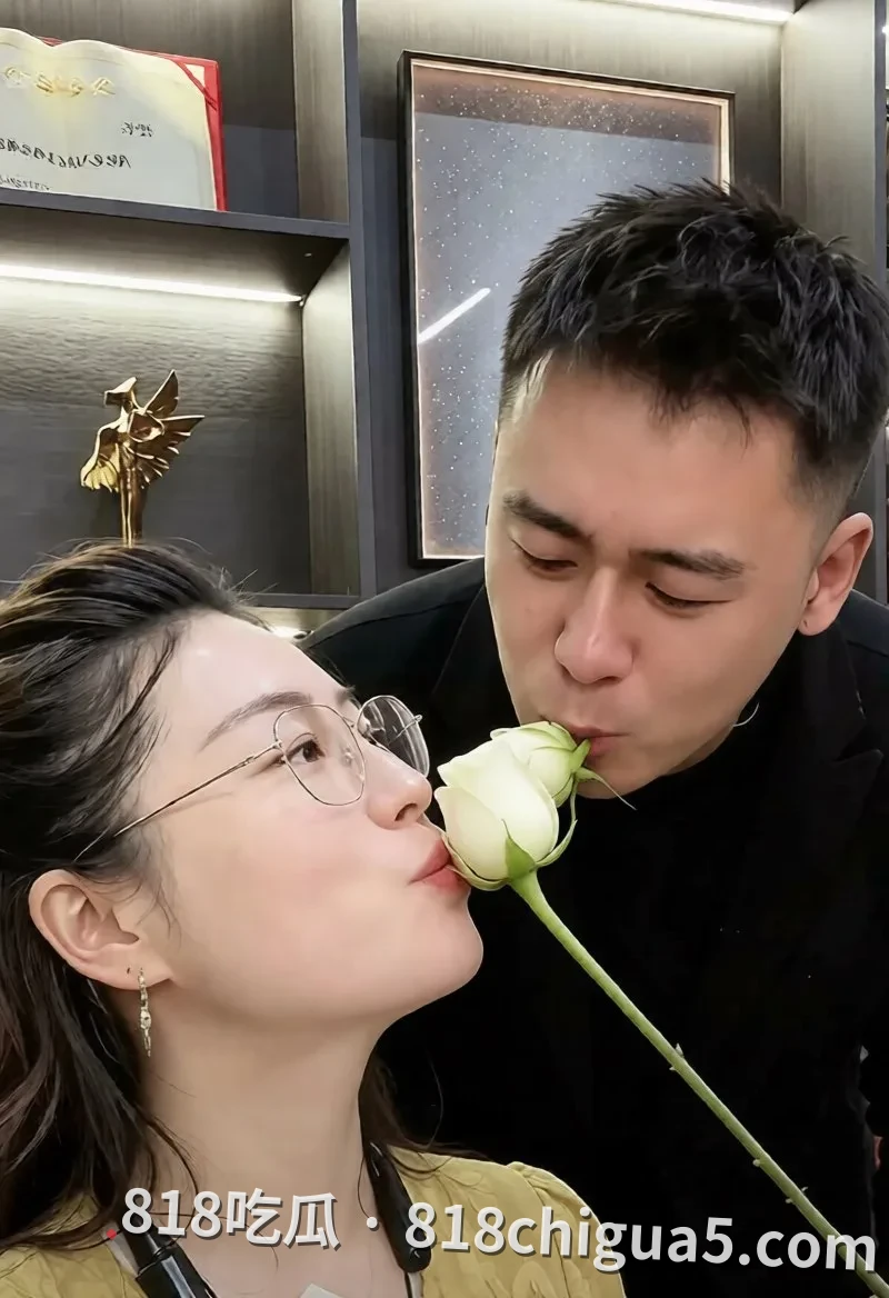 陕西网红座山雕捧老婆与男网红炒CP被绿,假戏真做拍淫片网友赐名武大雕