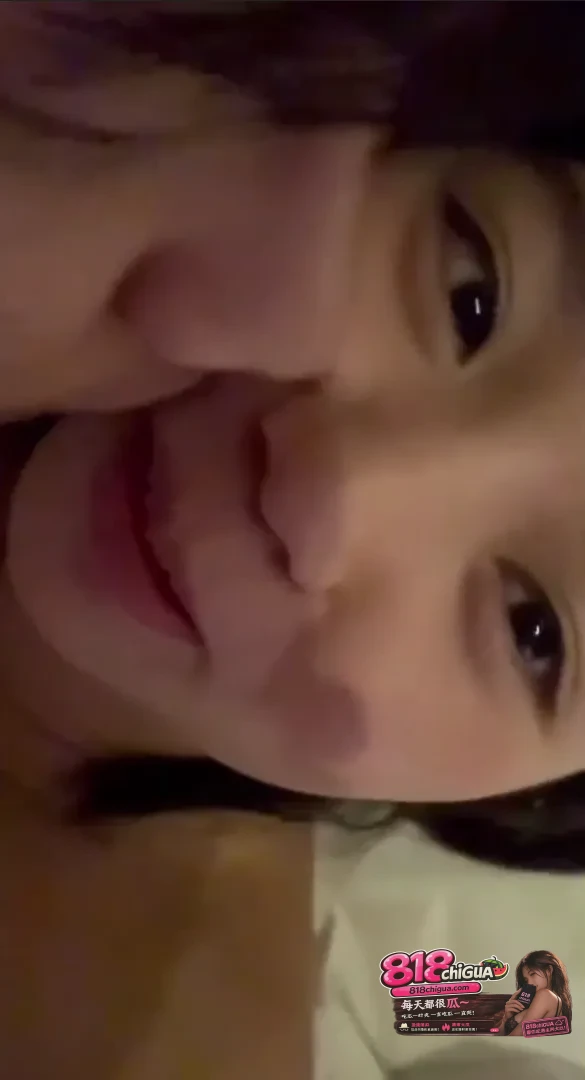 抖音小网红 千千万 微胖界的天花板 与金主约炮私密性爱自拍流出 粉嫩少女上位打桩巨乳摇晃浪叫不停