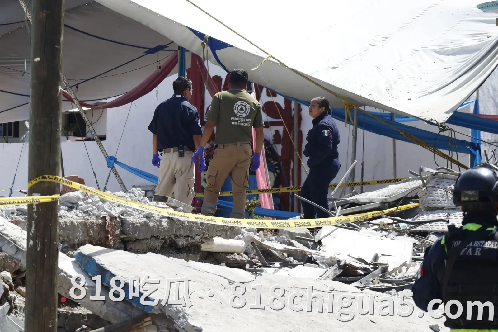墨西哥圣徒节惨剧:特马斯卡辛戈教堂旁烟花仓库爆炸致10死超60伤,庭院坍塌现场狼藉!