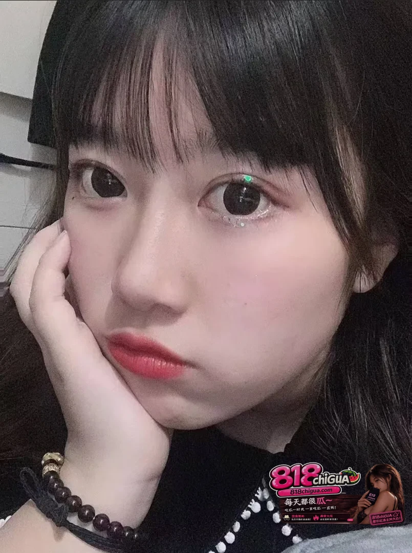 安徽清纯小网美冯嘉诺裸聊私密曝光变身爆乳浪女自慰揉穴露出挑逗骚浪反差