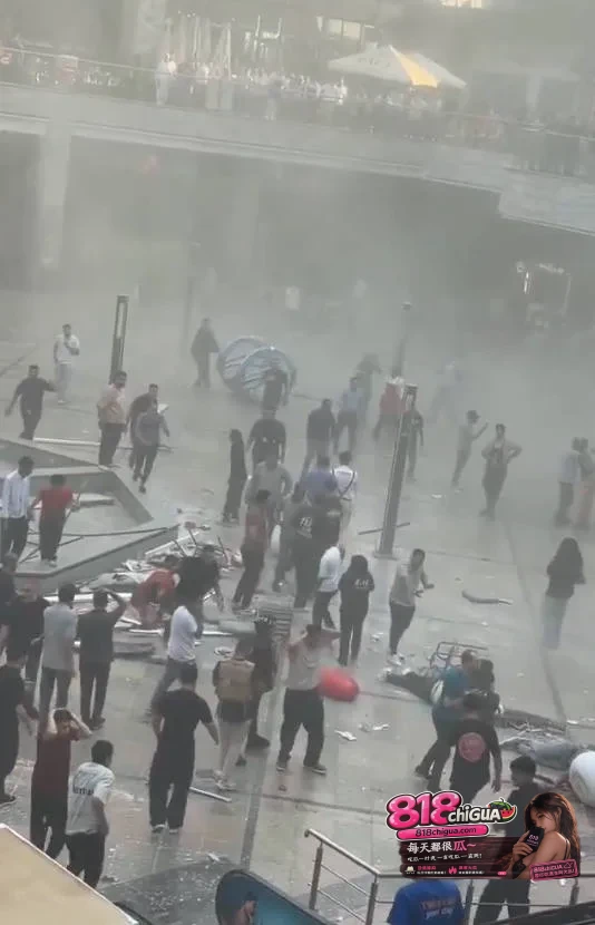 突发!埃及开罗Arabella Plaza购物中心发生爆炸现场瞬间陷入混乱 ,氦气瓶疑成事故源头,已致3人死亡、17人受伤!