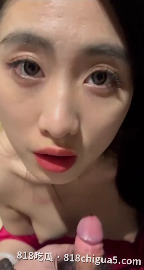 武汉反差女老师 彭恋雅 被前男友曝光私密照 口交吞精全记录流出 母狗属性大爆棚 骚到骨子里