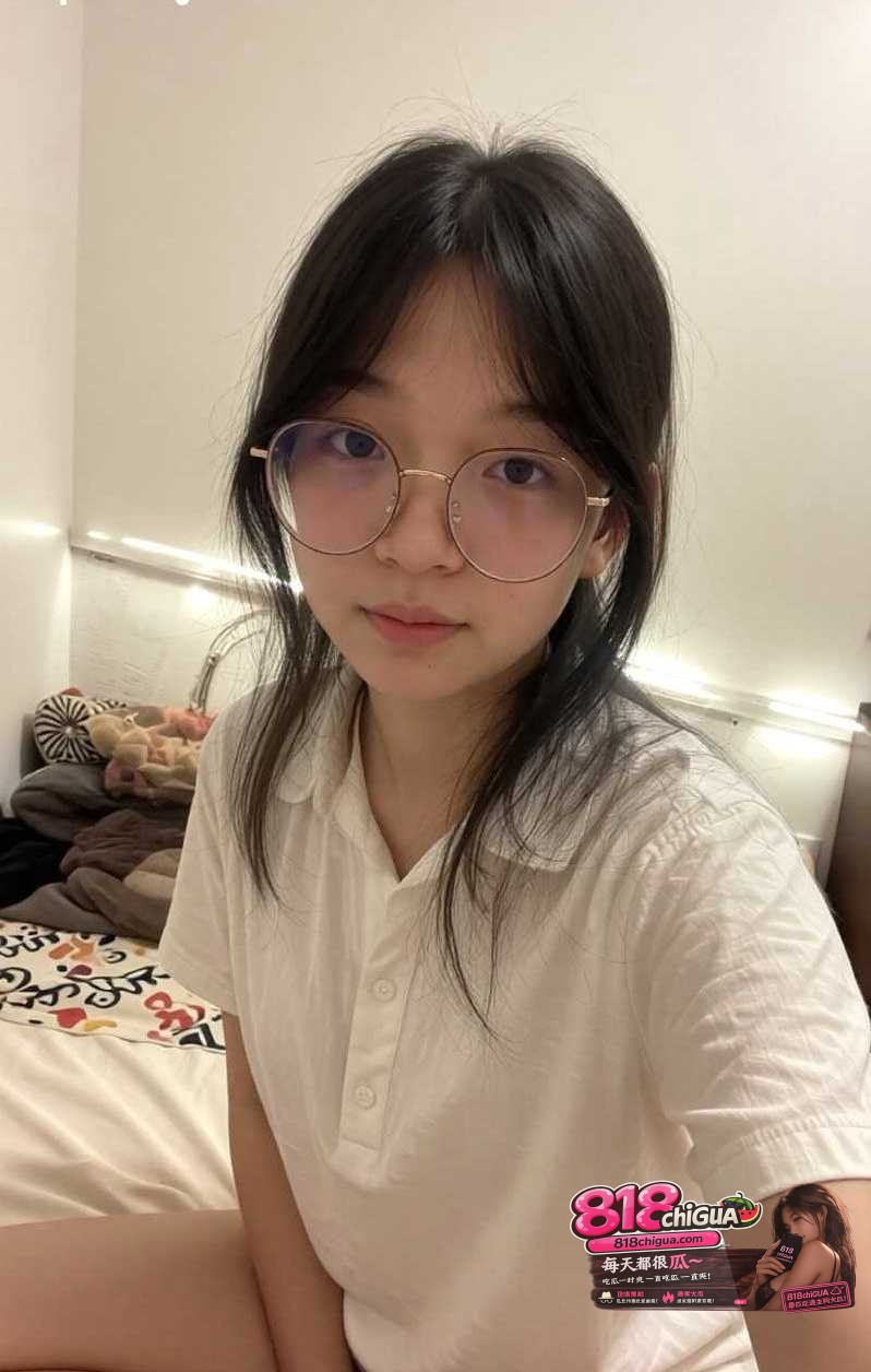 十个眼睛九个骚 还有一个是母狗 河南师范大学眼镜妹童欣欣性爱视频