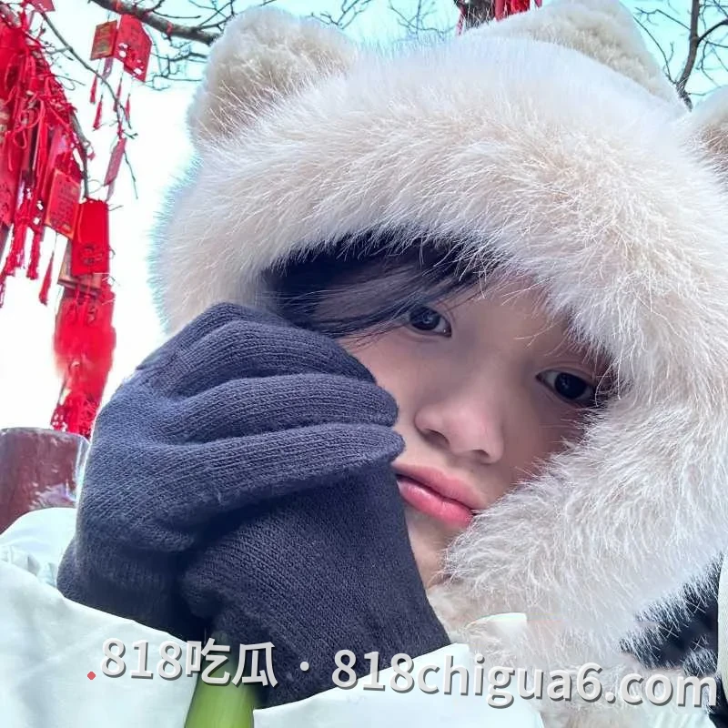 重庆极品母狗周思斯与男友性爱视频曝光!表面清新玉女私下喜欢被大鸡巴无套中出,肏的骚逼白浆直流,胸前的小奶子还被无情蹂躏。