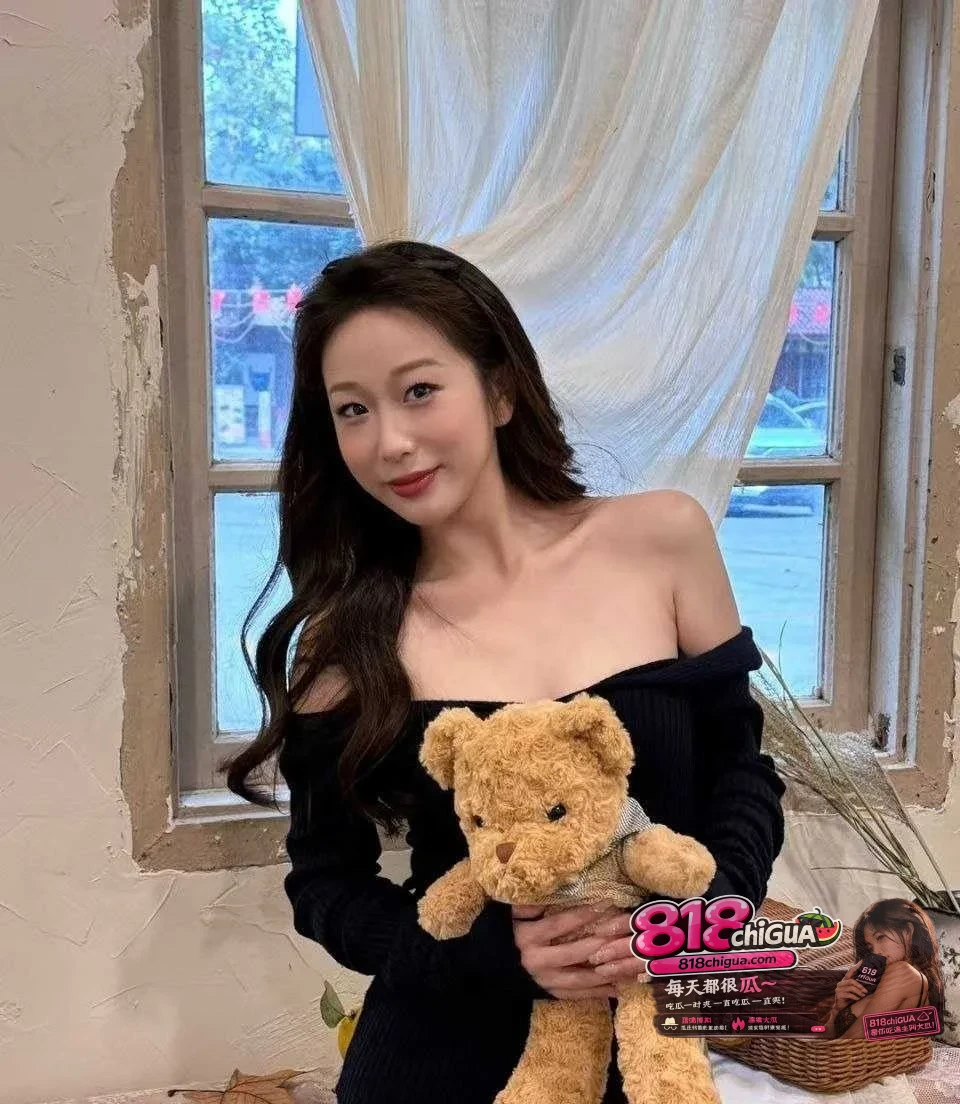 郑州工程学院辅导员 毕晓宇 气质美女教师为人师表 恋爱期间潜规则学生和同事 酒店ktv露出 淫乱至极