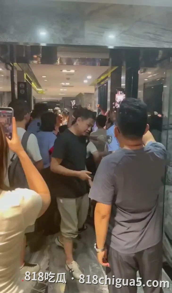 独角兽企业深陷欠薪风波!大龙网工人齐聚门口高喊“还钱”,跨境电商巨头怎么了?