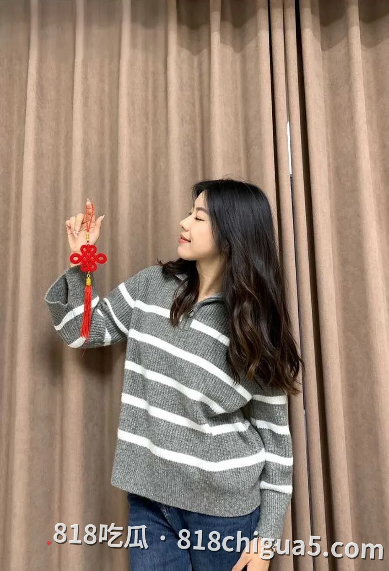 杭州清纯小美女刘欣媛和男友私拍视频 露脸舔掉道具自慰 黑丝被男友撕开猛干小穴