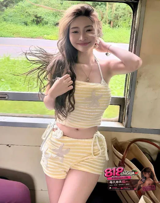 TikTok网红诗敏早期不雅视频被男友曝光!全程露脸站姿后入,被大屌疯狂抽插,浪叫声响彻整间房!
