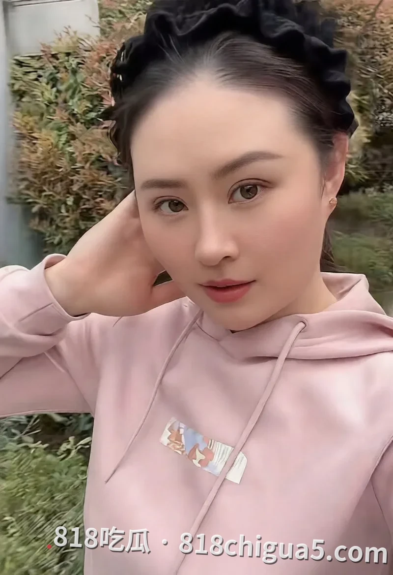 陕西网红座山雕捧老婆与男网红炒CP被绿,假戏真做拍淫片网友赐名武大雕