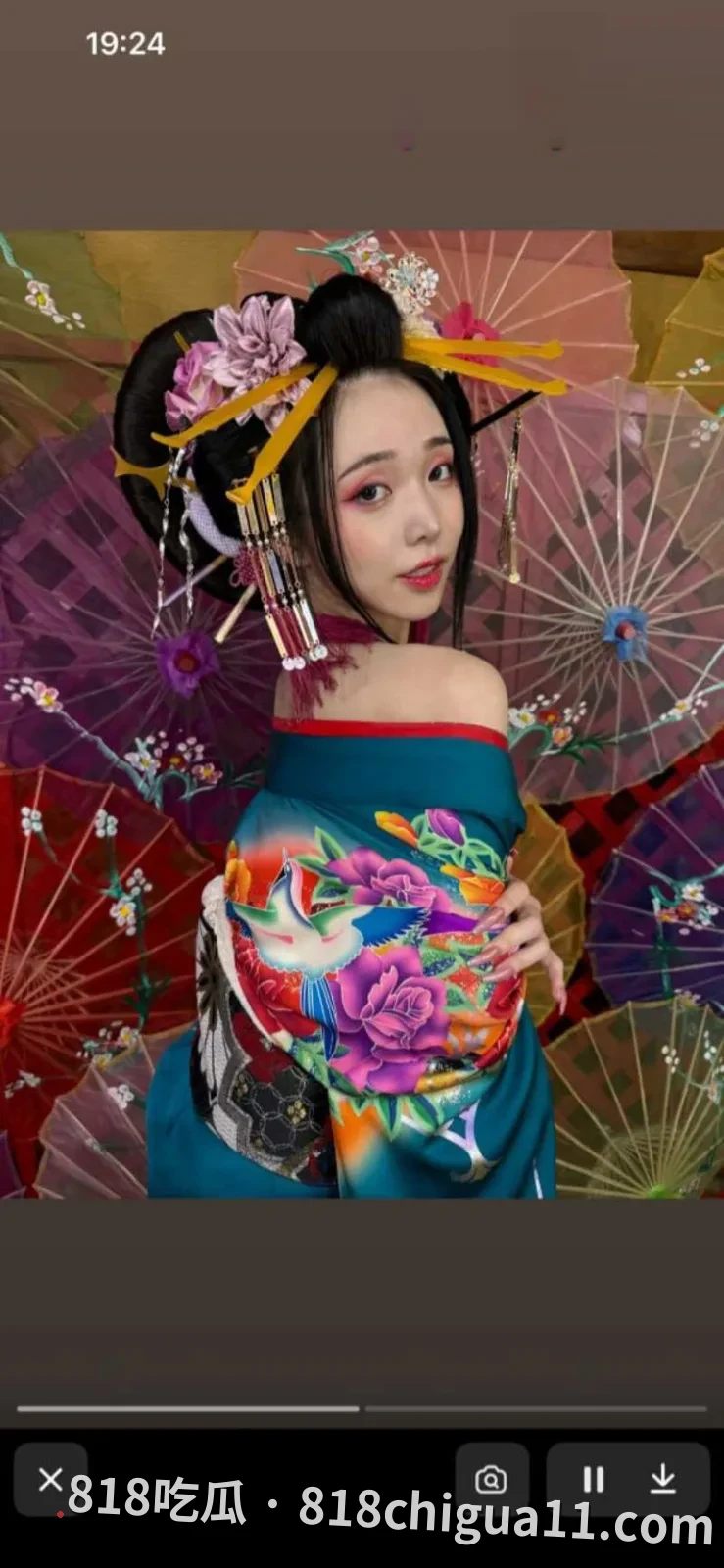 极品神颜巨乳潘珍香自慰视频曝光!主动露出丰满大奶子挑逗,拿着男性充气娃娃女上位调教小穴,内心饥渴难耐想大鸡巴满足她。