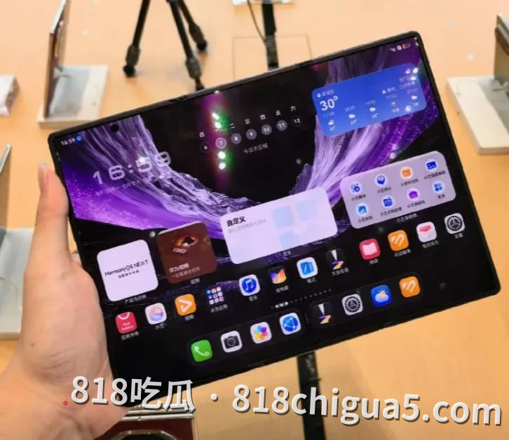 杭州四季青老板娘为换取最新华为MateXT2三折叠,主动献身金主,酒店约炮狂操内射三天两夜 !