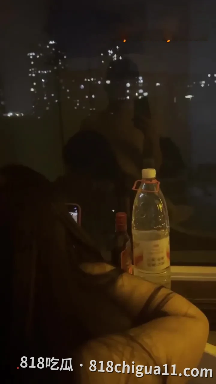 悉尼留学生Micheal脚踏多船被女方发现曝光!提完裤子就翻脸不认人 ,私生活更是混乱见一个女的操一个,酒店约炮视频被扒出。