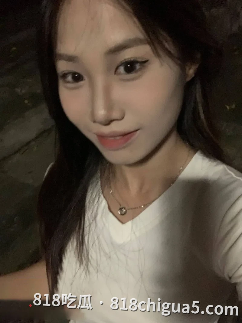 天津极品护士母狗白小莲性爱视频曝光!白天清纯给病人打针,晚上骚逼发痒求着鸡吧插针,还要去无套内射精液灌满。