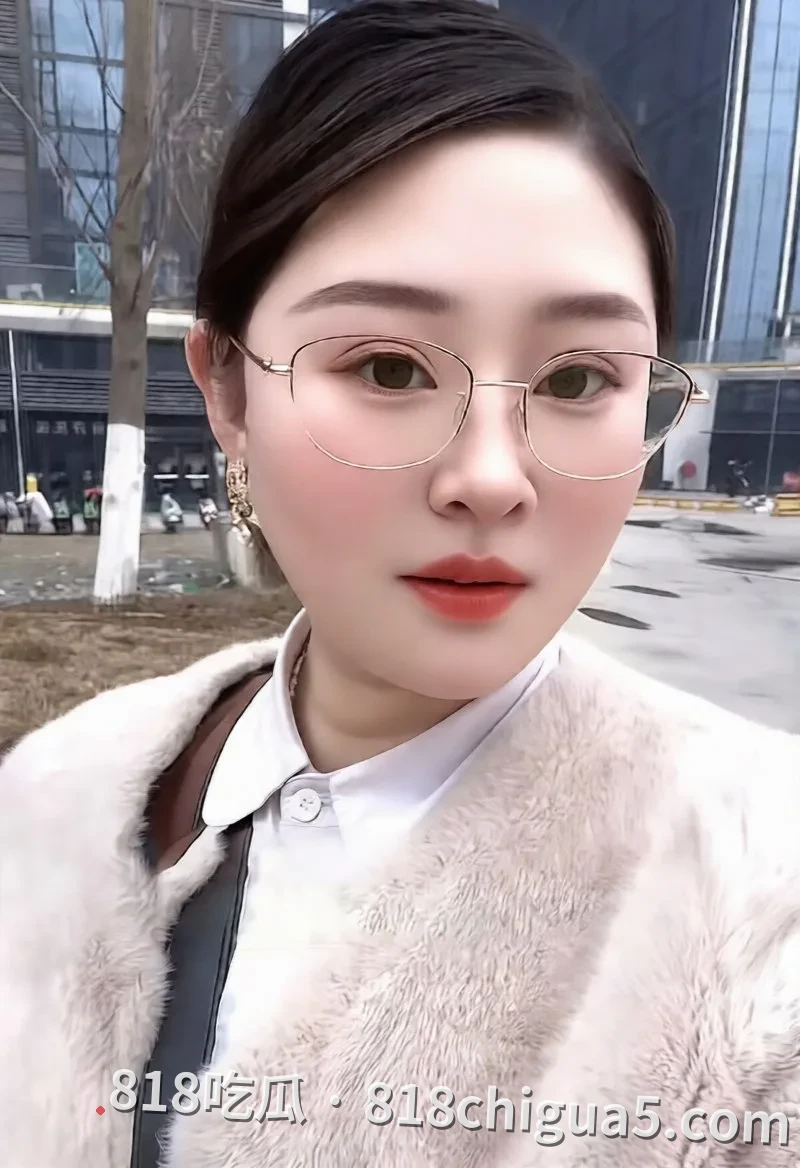 陕西网红座山雕捧老婆与男网红炒CP被绿,假戏真做拍淫片网友赐名武大雕