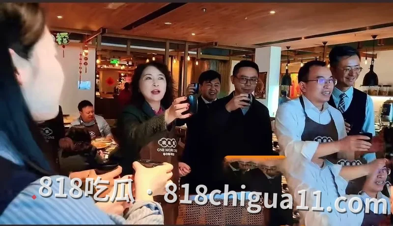 前重庆市市长黄奇帆涉嫌贪污腐败就此落马!隐藏多年的地下情人竟是律师彭静,终究还是倒在了女人的石榴裙下,不雅视频惨遭流出。