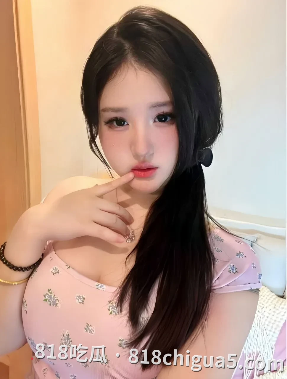 抖音精神小妹小妍自慰视频,露脸掰穴无毛肥穴肛塞爆菊淫靡诱人血脉喷张!