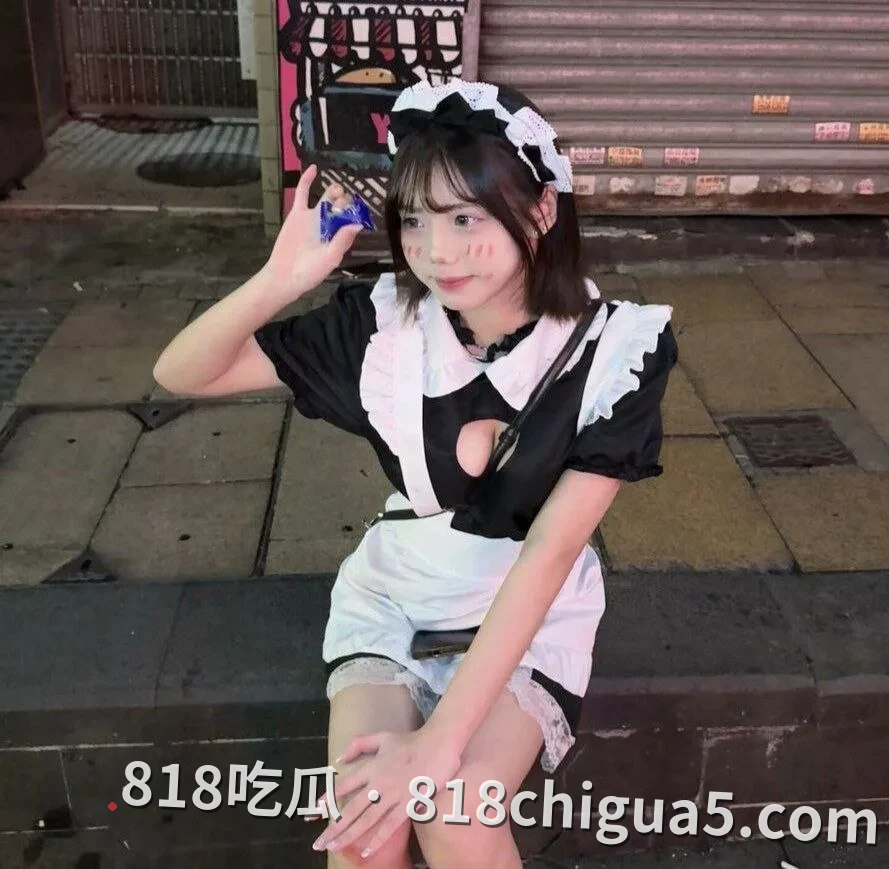 香港IG网红ccl06与男友性爱私拍流出 白天软妹嫩妹 晚上淫荡母狗