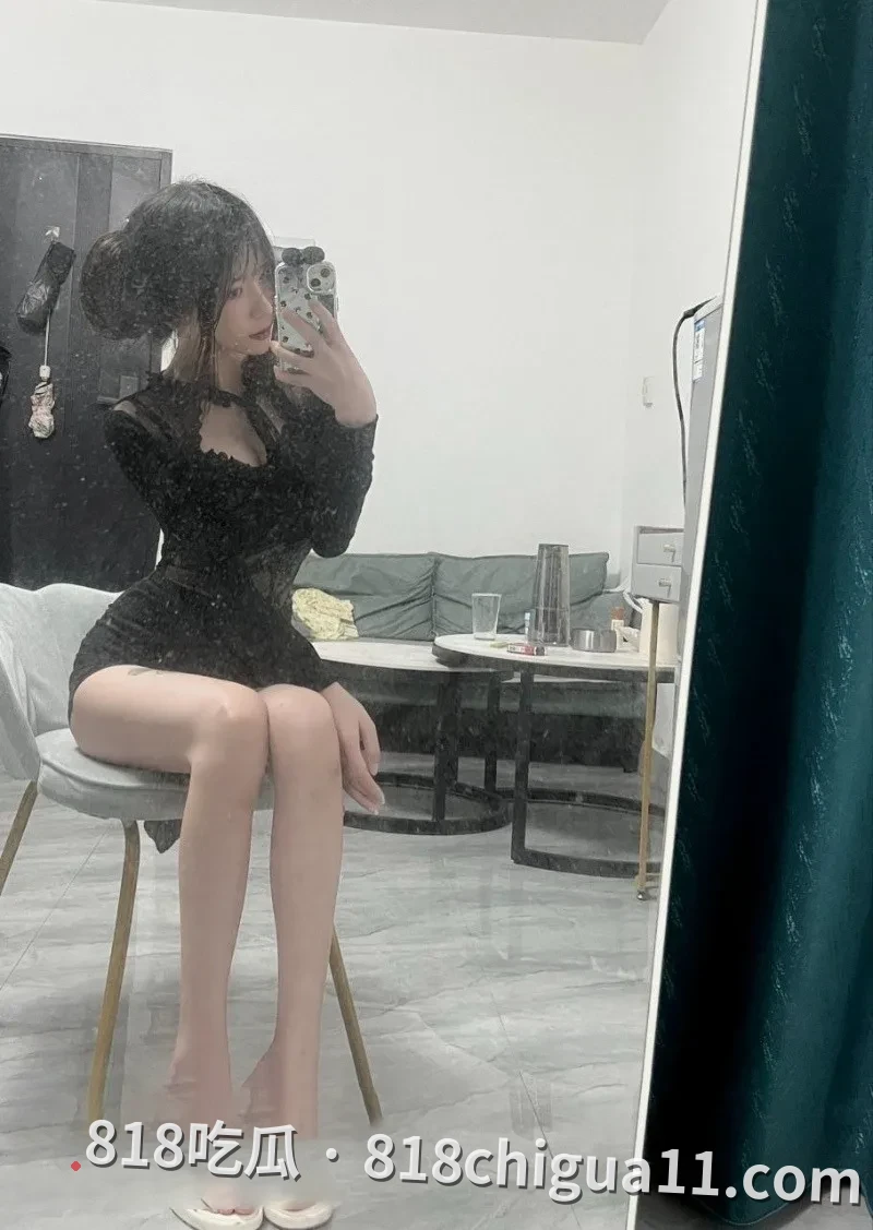 福建反差婊李颖酒店约炮金主性爱视频曝光!性感红唇吞吐巨物,最终被浓稠白浆填满小嘴,发痒的骚逼被后入骑乘,当场高潮喷出骚水。