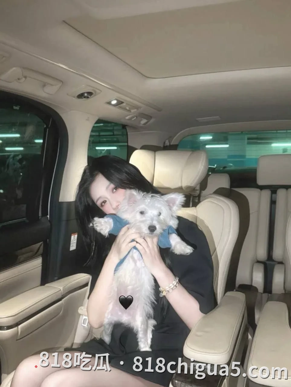 广西表妹白玥拿起手机边被操边自拍录制视频!主动女上位骑乘摇晃榨精 ,眼睛特别好看逼毛浓密大屌一插就出水。