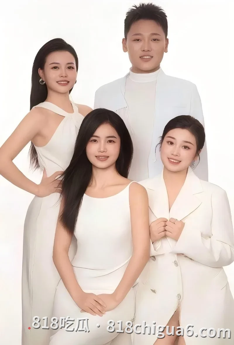 网红四姐妹人设崩塌!侯小宝二姐婚内偷情,原配豆豆现身怒曝大量猛料