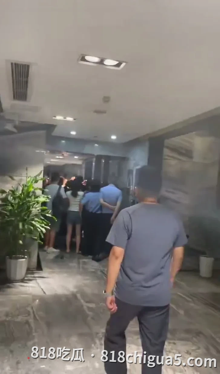 独角兽企业深陷欠薪风波!大龙网工人齐聚门口高喊“还钱”,跨境电商巨头怎么了?