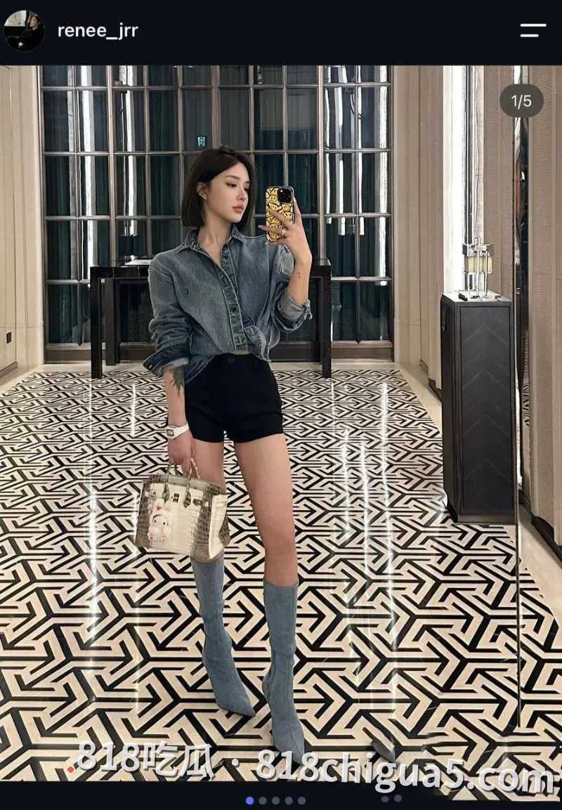 顶美睿睿Renee私密聚会带闺蜜侍奉中东富豪King,聚众吸毒做爱骚贱的一批,音响搭配高潮淫叫声好有感觉。
