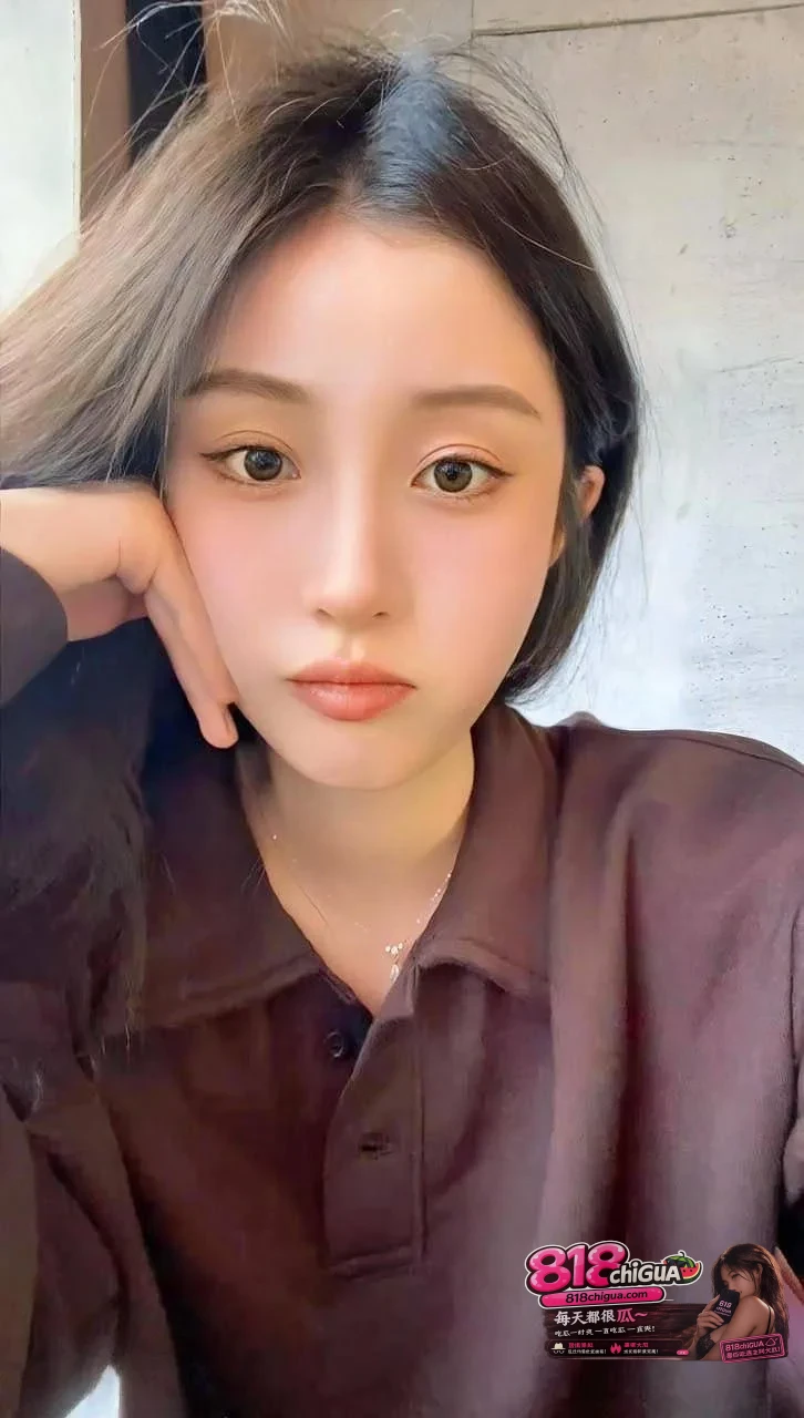 哈尔滨极品女神小小酥与男友不雅自拍视频全网曝光!露脸实拍口交吃鸡,女上位坐骑扭腰榨干男友精液!