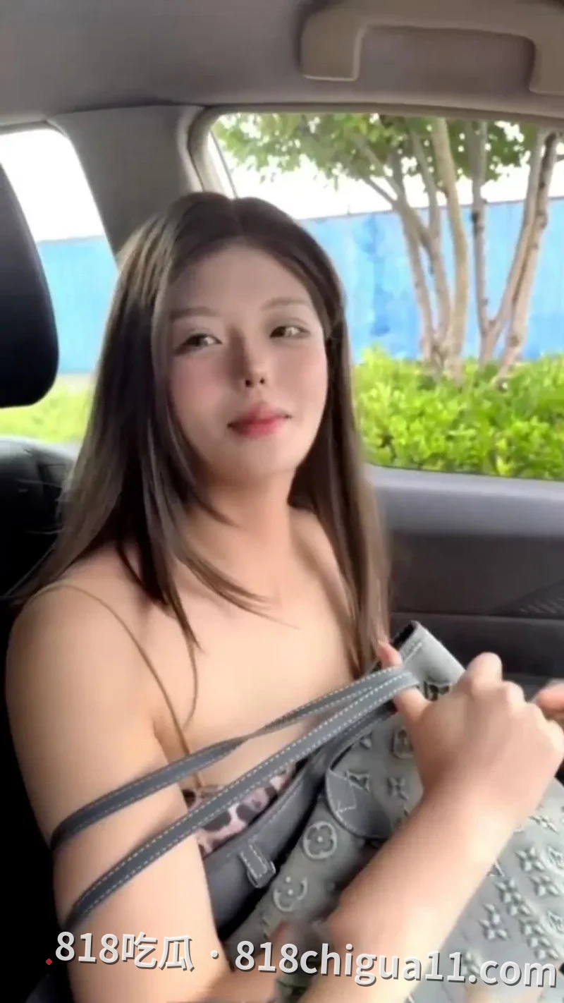 推特知名良家约炮大神ICICIS酒店性爱视频曝光!母狗身材火辣且有着傲人双峰,在做爱时放浪形骸不断呼唤在快一点,骚逼才能真正满足。