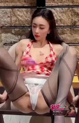 骚货御姐CN大表姐白虎骚穴激情自慰泳池调教风情万种 舔足口交淫荡下贱