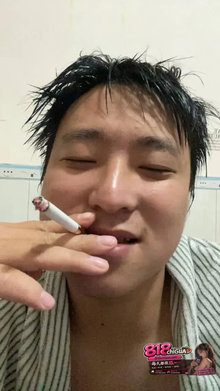 河南新乡沐风酒店离谱大瓜!河南老铁沈力微信群直播嫖娼,反被群友实名举报直接送进局子,女上位骑乘+后入打桩视频全网曝光!
