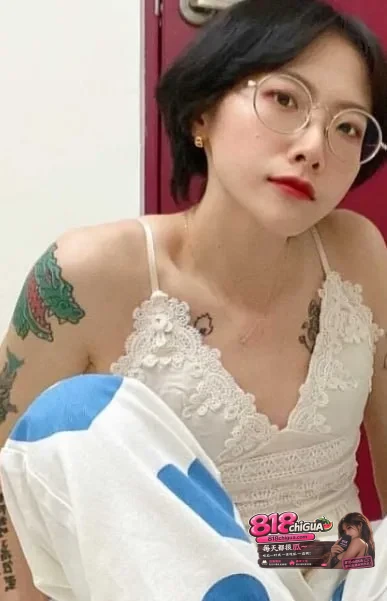 巨乳眼镜妹【林慧君】下海捞金,携手男友露脸直播,自慰扣穴无套抽插高潮爆浆反差感拉满!