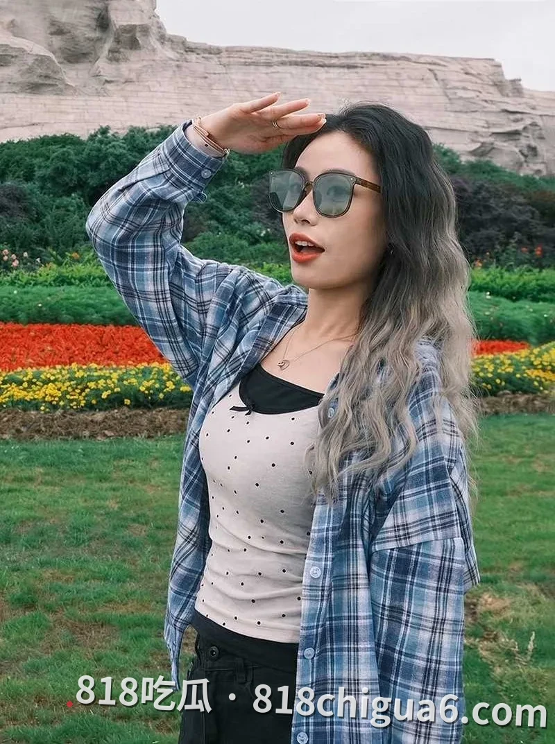 广东少妇林虹约炮视频泄密流出 被跑友调教后入打桩 爽到翻白眼骚穴闭合不上