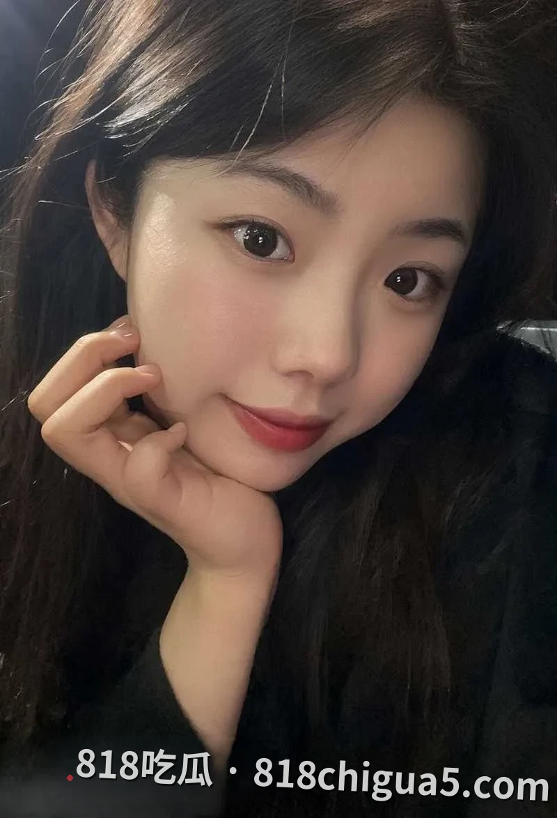 杭州清纯小美女刘欣媛和男友私拍视频 露脸舔掉道具自慰 黑丝被男友撕开猛干小穴
