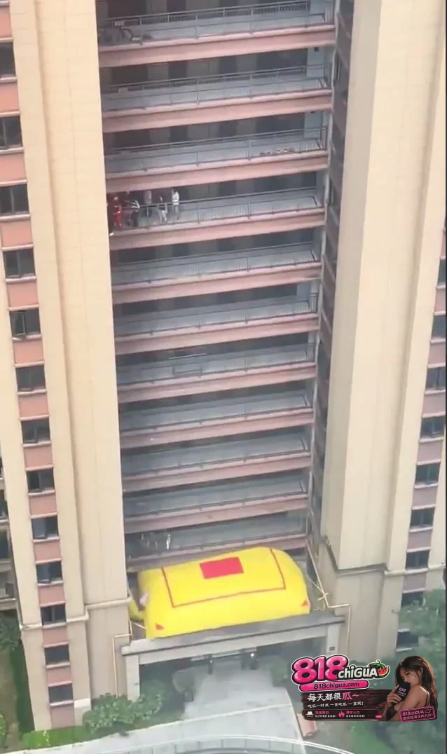 不给买苹果手机就跳楼?湖南岳阳15岁男孩“拿命要挟”,是谁惯坏了他?