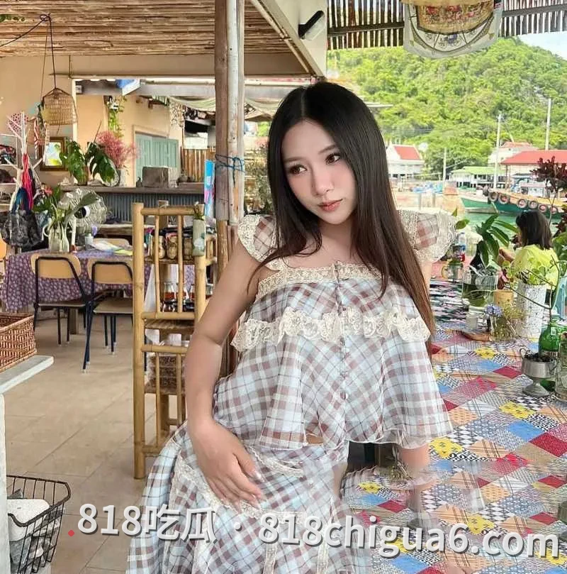 泰国华侨Pompam与男友福利性爱视频公开!她的口技堪称一流,特别是为大鸡巴舔舐卵蛋的画面超级荒淫无度。